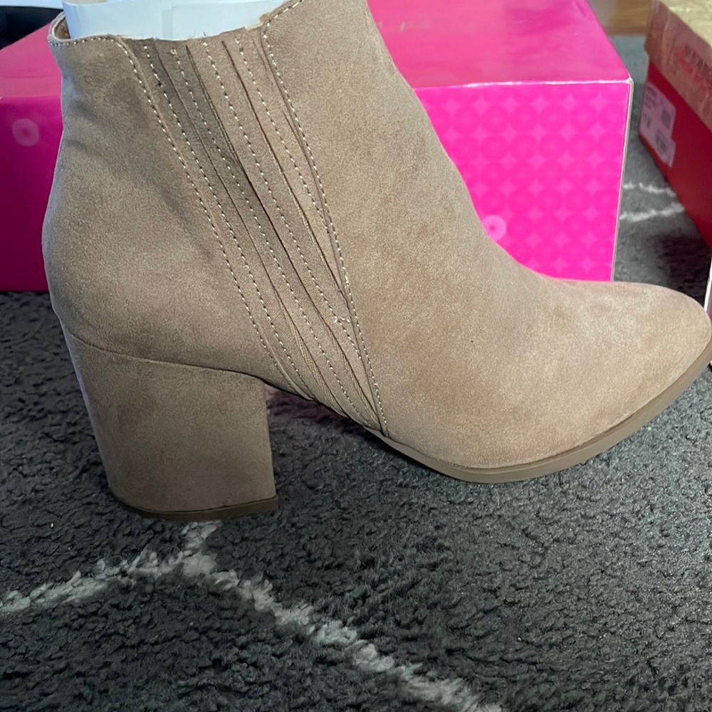 Brand new Just Fab booties